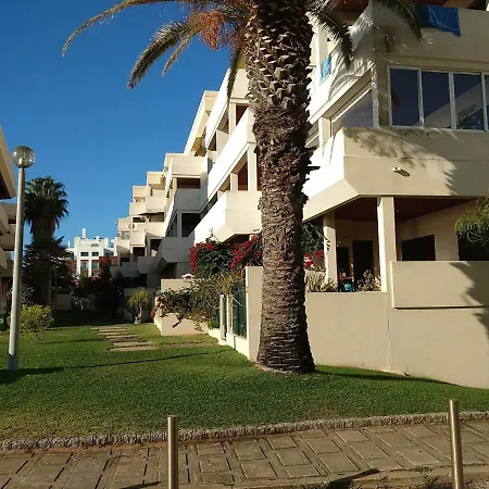Atlantic Breeze Flat, Near D. Ana Beach & Centre Apartament